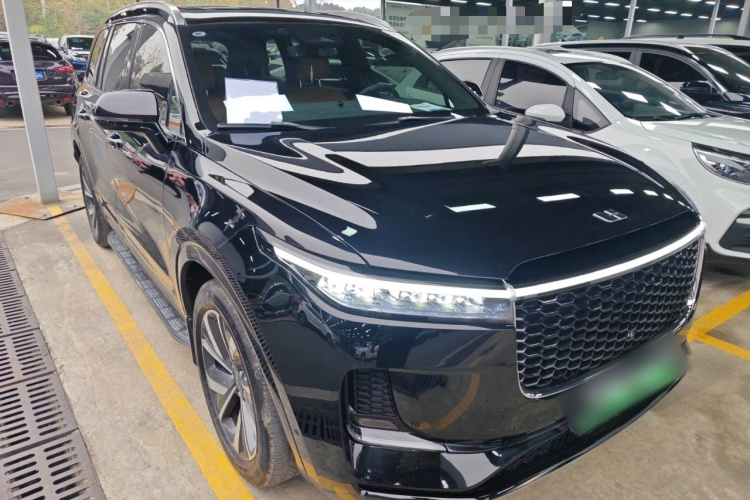 理想汽车 理想ONE 2021款 增程6座版车身外观3