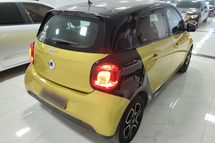 smart forfour 2016款 0.9T 66千瓦先锋版车身外观6005