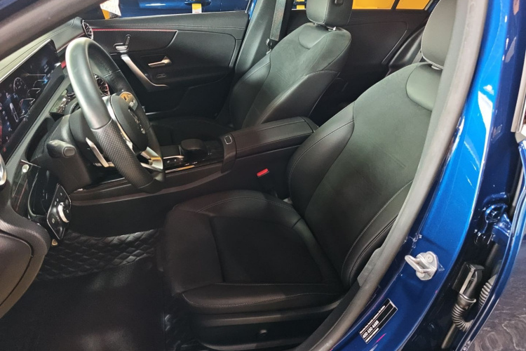 奔驰A级 2021款 A 200 L 运动轿车时尚型中控内饰19