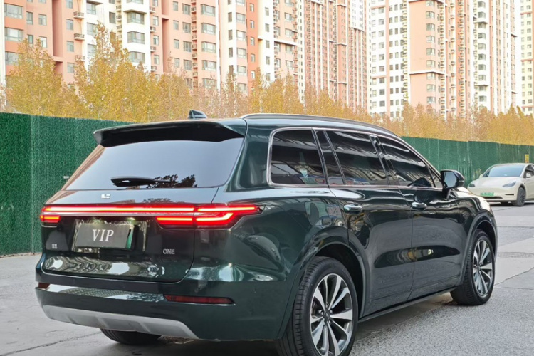 理想汽车 理想ONE 2021款 增程6座版车身外观6008