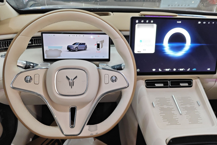 岚图汽车 岚图FREE 2025款 FREE+ 四驱乾崑版中控内饰12