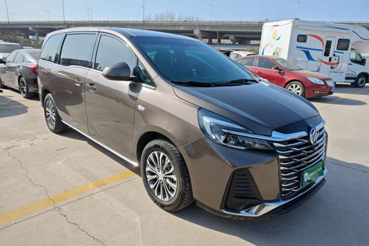 别克GL8 2023款 陆上公务舱 舒适型车身外观3