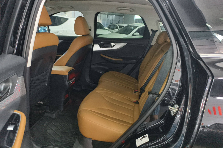 北京汽车 北京X7 2020款 1.5TD DCT致领版中控内饰21