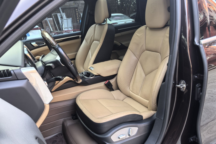 保时捷 2014款 Cayenne Platinum Edition 3.0T中控内饰7005