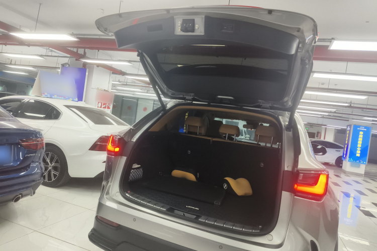 雷克萨斯NX 2022款 260 前驱 创悦版局部细节23