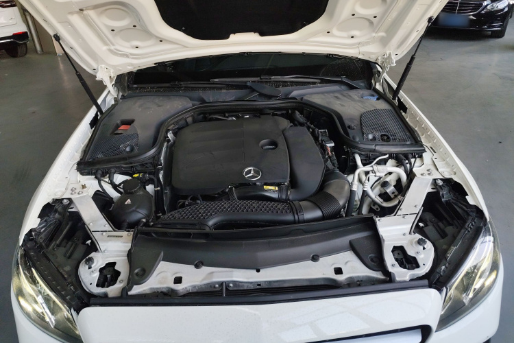 奔驰E级 2020款 E 300 L 运动豪华型局部细节24