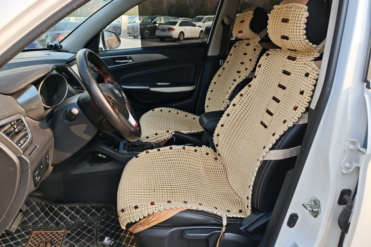 长安CS35 2017款 1.6L 自动豪华型中控内饰19