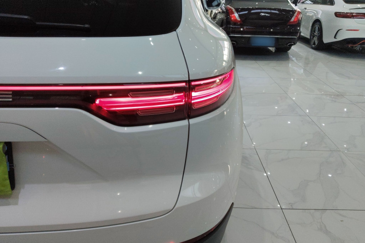 保时捷 2018款 Cayenne 3.0T车身外观9