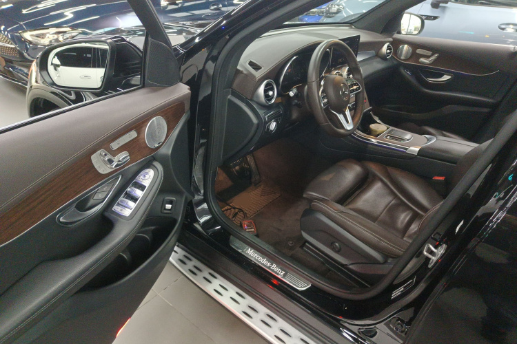奔驰GLC 2021款 GLC 300 L 4MATIC 动感型中控内饰7003