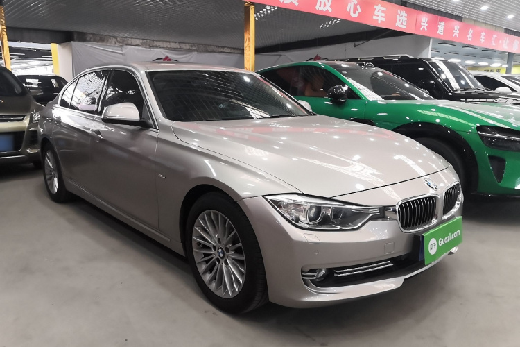 宝马3系 2014款 320Li 豪华设计套装车身外观3
