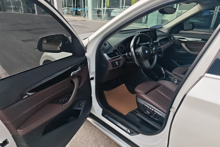 宝马X1 2020款 sDrive20Li 尊享型中控内饰7003