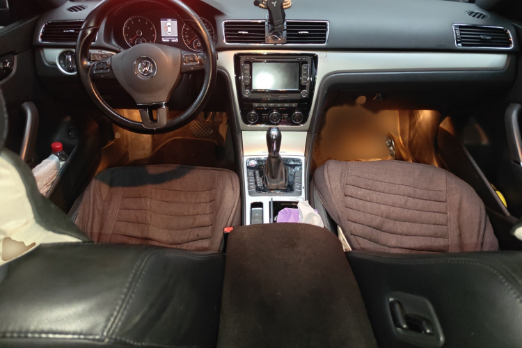 大众 帕萨特 2011款 2.0TSI DSG至尊版中控内饰7002