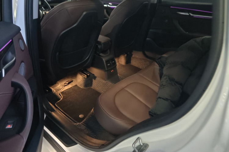 宝马X1 2022款 改款 xDrive25Li 尊享型中控内饰7004