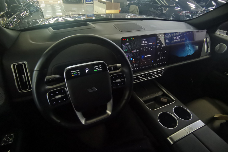 理想汽车 理想L9 2022款 Max中控内饰12