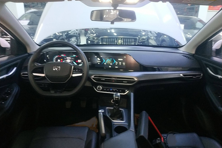 长安 逸动 2022款 PLUS 1.6L GDI 手动豪华型中控内饰7002