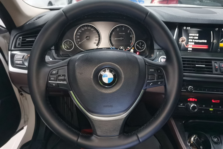 宝马5系 2014款 525Li 豪华设计套装中控内饰13