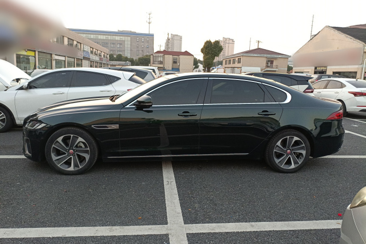 捷豹XFL 2023款 XFL 2.0T P200 两驱精英豪华版车身外观4