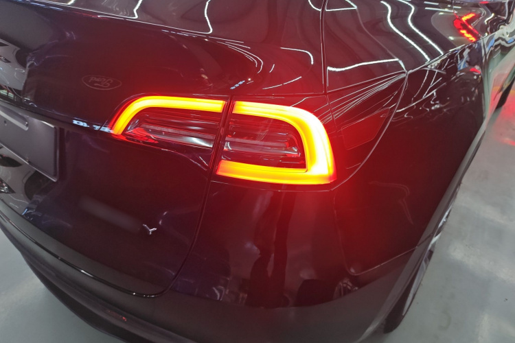 特斯拉 Model Y 2022款 改款 后轮驱动版车身外观9