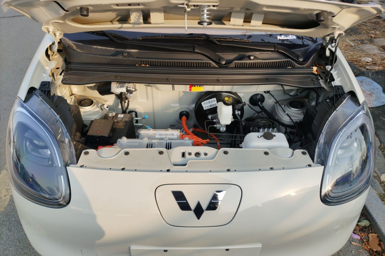 五菱汽车 宏光MINIEV 2025款 四门版 进阶款机舱底盘24