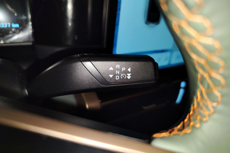 奇瑞iCAR 03 2024款 401km 两驱标准悦潮版局部细节18