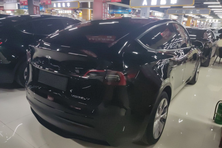 特斯拉 Model Y 2022款 改款 后轮驱动版车身外观6005