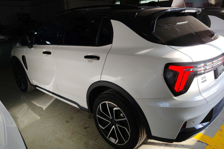 领克01 EM-P 2023款 1.5TD EM-P PM车身外观4