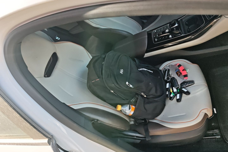 比亚迪 秦PLUS 2023款  冠军版 DM-i 120KM超越型局部细节41