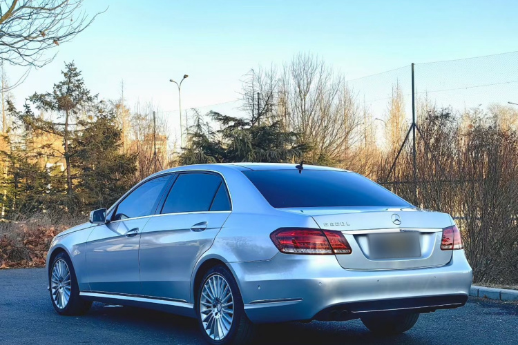 奔驰E级 2014款 E 260 L 豪华型车身外观6004