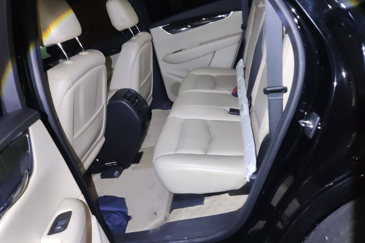 凯迪拉克XT5 2018款 28T 四驱豪华型中控内饰7004