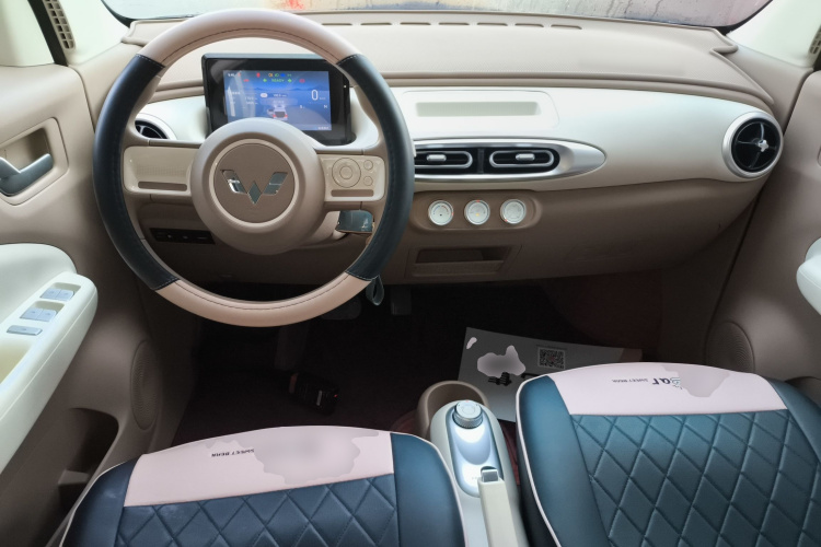 五菱汽车 宏光MINIEV 2025款 四门版 进阶款中控内饰12