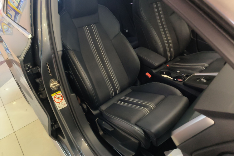 奥迪A3 2023款 改款 A3L Limousine 35 TFSI 时尚运动型局部细节41