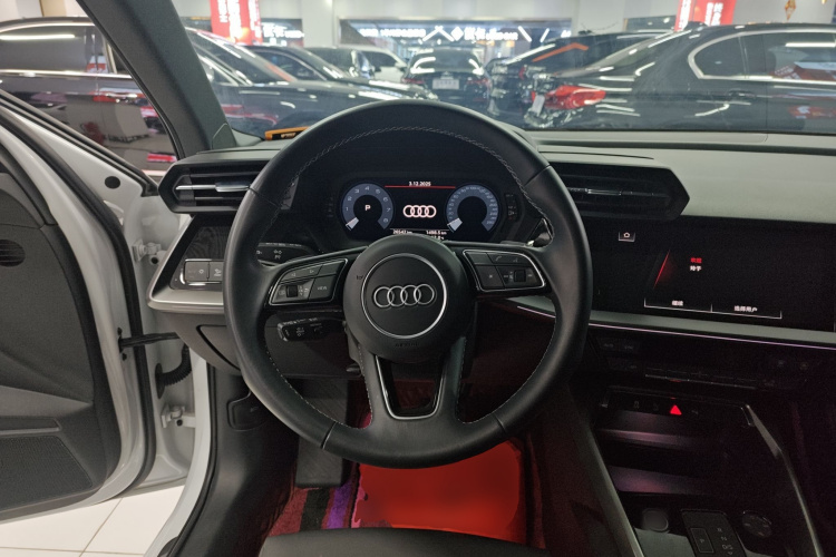 奥迪A3 2024款 A3L Limousine 35 TFSI 时尚运动型局部细节13