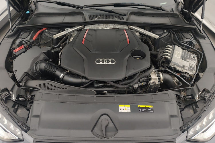 奥迪S4 2020款 S4 3.0TFSI机舱底盘24