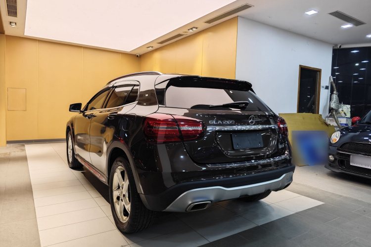 奔驰GLA 2018款 GLA 200 动感型车身外观6006