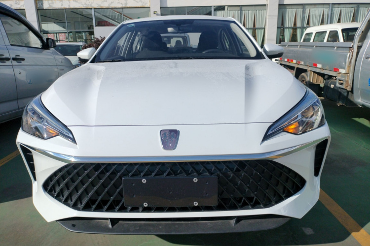 荣威i5 2023款 1.5L 手动舒享版车身外观2