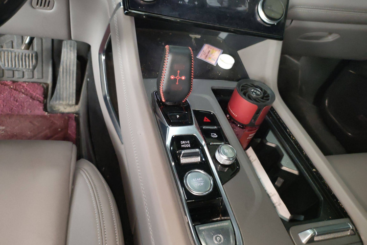 领克09 EM-P 2023款 2.0TD EM-P 远航版PM 七座局部细节18