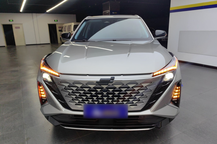 长安欧尚Z6 2022款 蓝鲸 1.5T DCT智领型城市版车身外观2