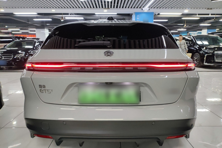 蔚来ET5T 2023款 75kWh Touring车身外观6