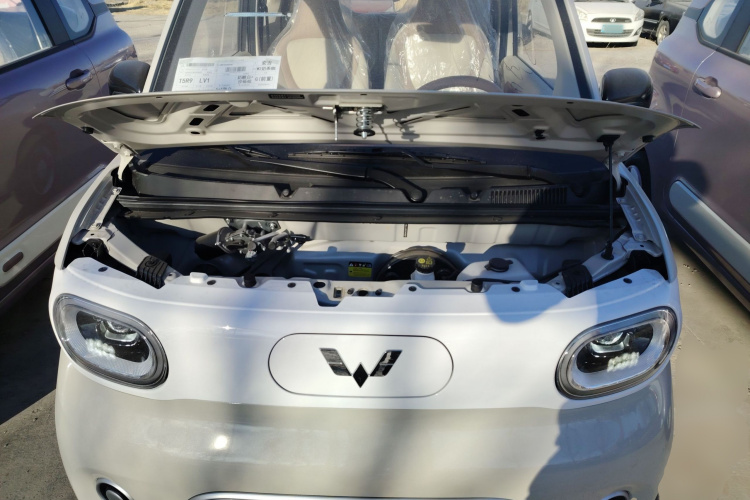 五菱汽车 宏光MINIEV 2024款 第三代 215km 青春版机舱底盘24