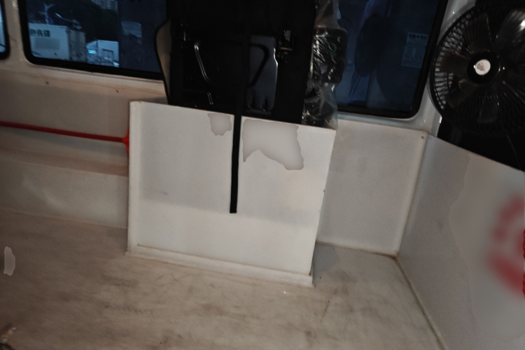 江铃福顺 2023款 2.0T 手动短轴中顶商运型多功能乘用车5座中控内饰21