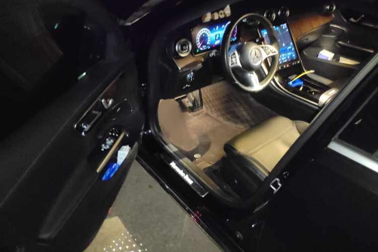 奔驰C级 2022款 改款 C 260 L中控内饰7003