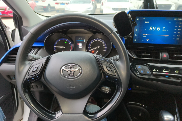 丰田C-HR 2021款 2.0L 豪华版中控内饰12
