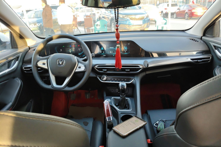 长安 逸动 2020款 PLUS 1.6L GDI 手动豪华型中控内饰12