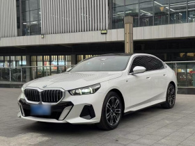 宝马5系 2024款 530Li 领先型 M运动套装