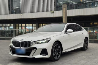 宝马5系 2024款 530Li 领先型 M运动套装