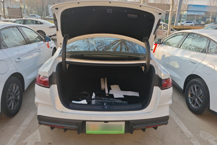 比亚迪 秦L 2025款 DM-i 智驾版 80KM领先型机舱底盘23