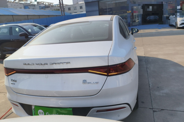 比亚迪 秦PLUS 2024款 荣耀版 DM-i 120KM领先型车身外观6