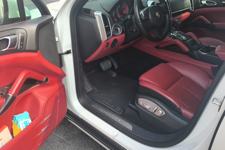 保时捷 2011款 Cayenne 3.0T中控内饰7003