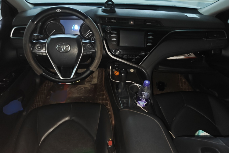 丰田 凯美瑞 2018款 2.0G 豪华版中控内饰7002