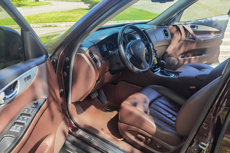 英菲尼迪QX50(进口) 2013款 2.5L 两驱优雅版中控内饰7001